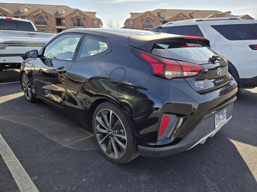 2020 Hyundai Veloster 2