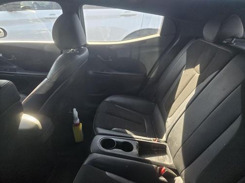 2020 Hyundai Veloster 2