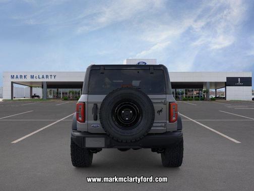 Carbonized Gray Metallic 2026 Ford Bronco Badlands
