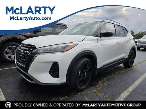 Aspen White Tricoat 2024 Nissan Kicks SR