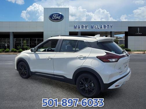 Aspen White Tricoat 2024 Nissan Kicks SR