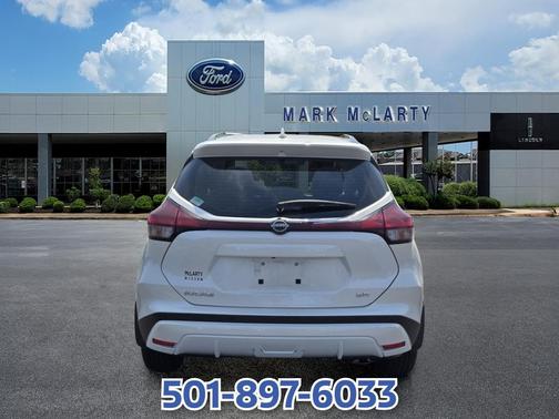 Aspen White Tricoat 2024 Nissan Kicks SR