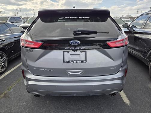 ICONIC SILVER 2022 Ford Edge Titanium