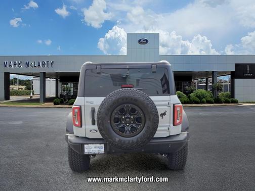 Avalanche Gray 2026 Ford Bronco Badlands