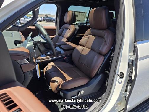 Pristine White Metallic Tri-Coat 2026 Lincoln Navigator Reserve