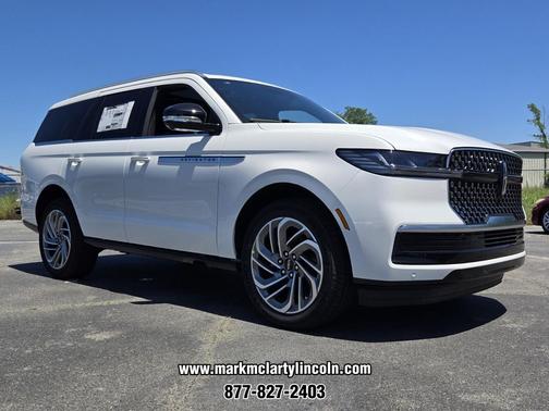 Pristine White Metallic Tri-Coat 2026 Lincoln Navigator Reserve