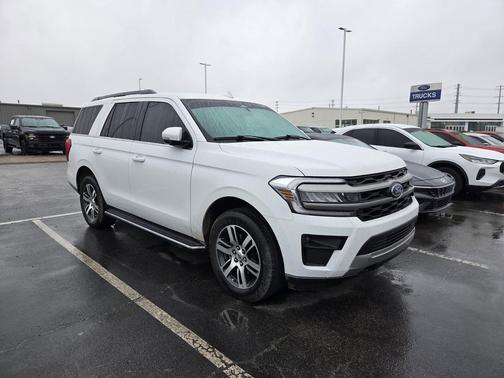 OXFORD WHITE 2023 Ford Expedition XLT