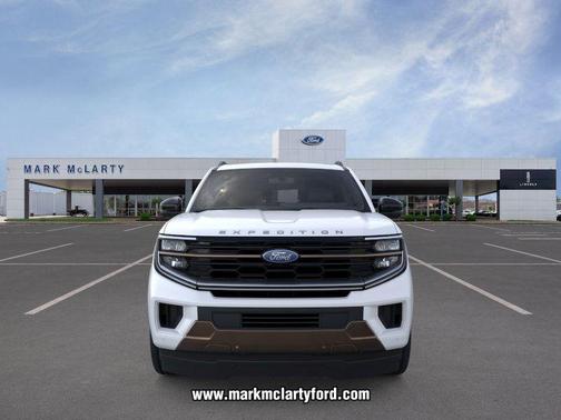 Star White Metallic Tri-Coat 2026 Ford Expedition King Ranch