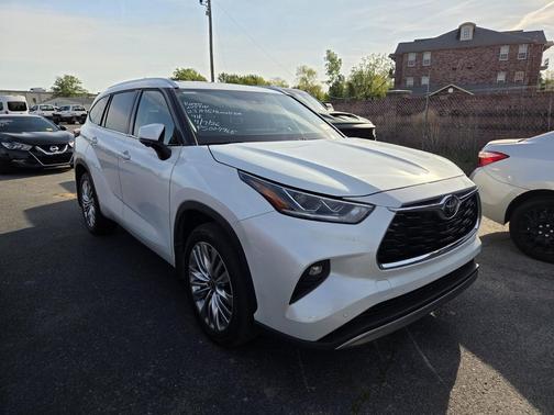 Wind Chill Pearl 2023 Toyota Highlander Platinum