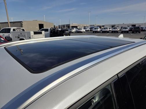 Wind Chill Pearl 2023 Toyota Highlander Platinum