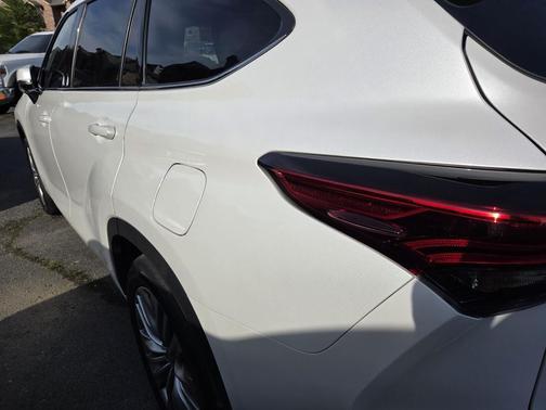 Wind Chill Pearl 2023 Toyota Highlander Platinum