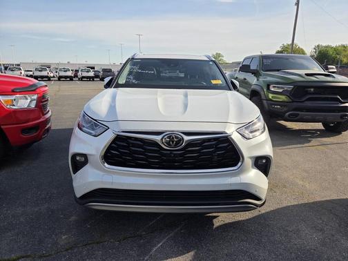 Wind Chill Pearl 2023 Toyota Highlander Platinum