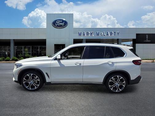 Mineral White Metallic 2021 BMW X5 sDrive40i