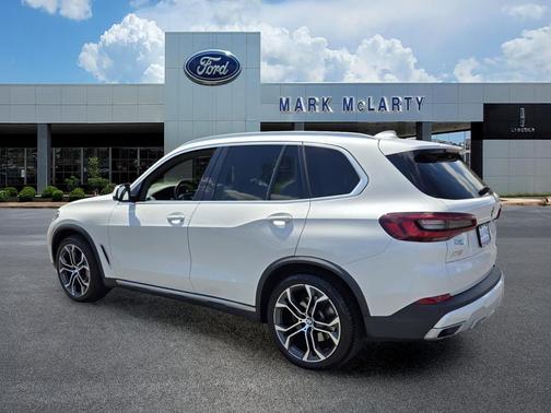 Mineral White Metallic 2021 BMW X5 sDrive40i