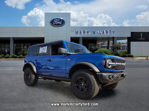 VELOCITY BLUE METALLIC 2026 Ford Bronco Badlands