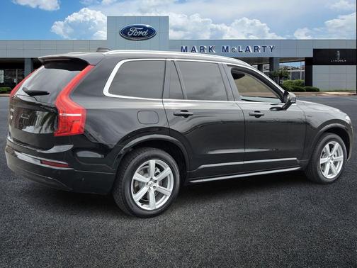 Onyx Black Metallic 2022 Volvo XC90 T5 Momentum