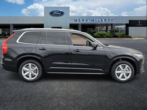 Onyx Black Metallic 2022 Volvo XC90 T5 Momentum