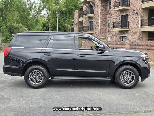 AGATE BLACK METALLIC 2026 Ford Expedition Active