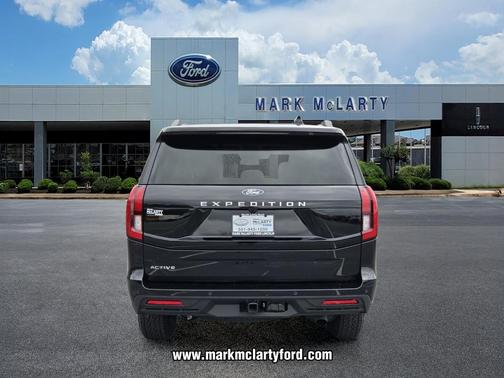 AGATE BLACK METALLIC 2026 Ford Expedition Active