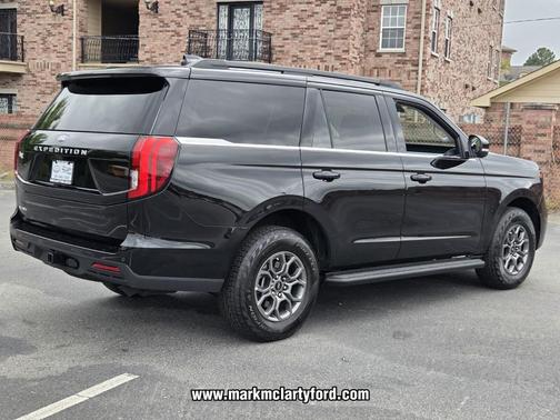 AGATE BLACK METALLIC 2026 Ford Expedition Active