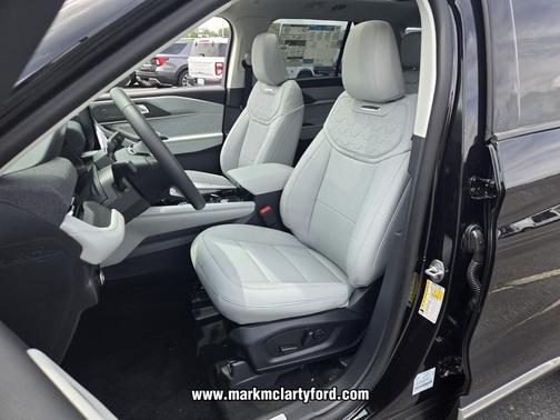 AGATE BLACK METALLIC 2026 Ford Explorer Platinum
