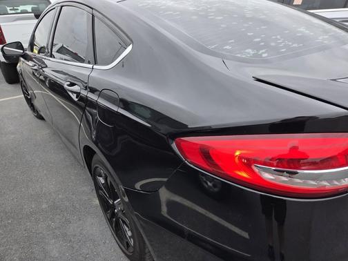 AGATE BLACK 2020 Ford Fusion SE