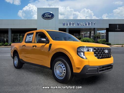 ORANGE FURY METALLIC TRI-COAT 2026 Ford Maverick XL