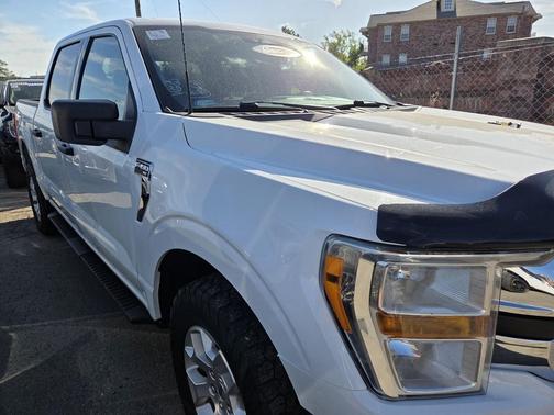 OXFORD WHITE 2022 Ford F-150 XLT