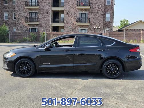 Agate Black 2019 Ford Fusion Hybrid SE