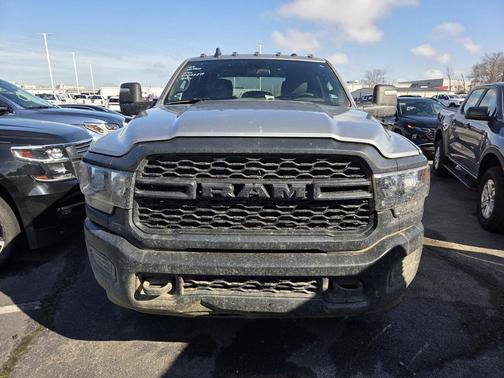 2024 RAM 3500 Tradesman Crew Cab 4x4 8' Box