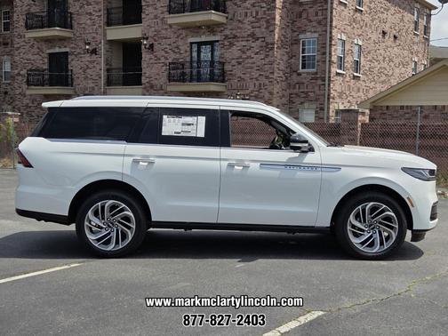 PRISTINE WHITE METALLIC 3C 2026 Lincoln Navigator Reserve