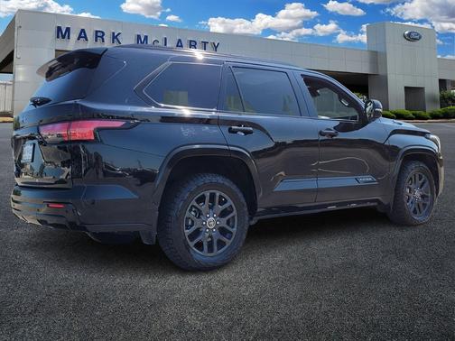 2023 Toyota Sequoia Platinum