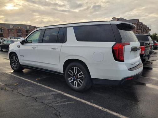 2021 GMC Yukon XL 4WD AT4