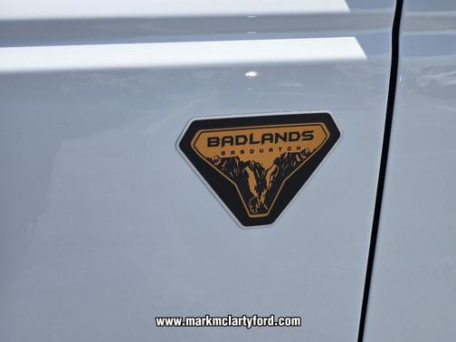 OXFORD WHITE 2026 Ford Bronco Badlands
