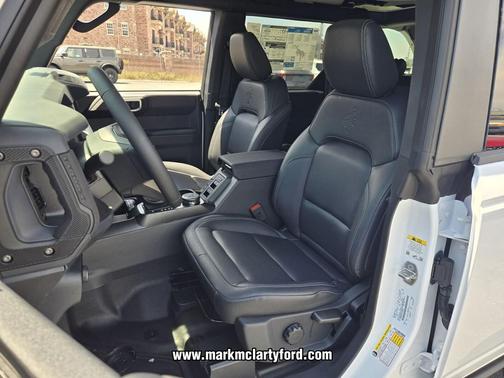 OXFORD WHITE 2026 Ford Bronco Badlands