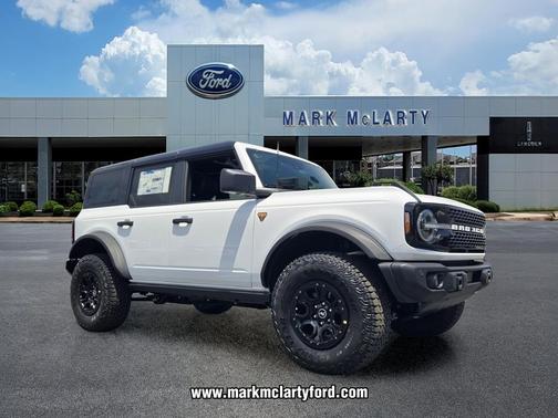 OXFORD WHITE 2026 Ford Bronco Badlands
