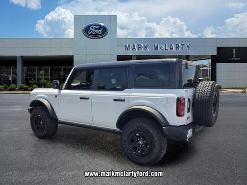 OXFORD WHITE 2026 Ford Bronco Badlands