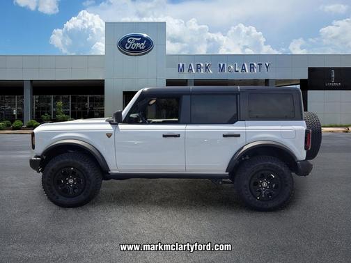 OXFORD WHITE 2026 Ford Bronco Badlands