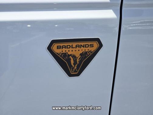 OXFORD WHITE 2026 Ford Bronco Badlands