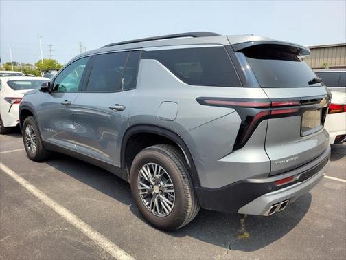 2024 Chevrolet Traverse LT