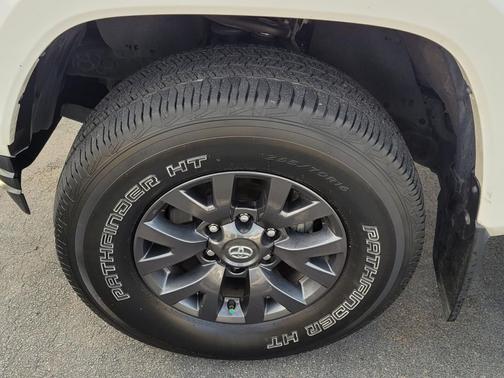 2023 Toyota Tacoma SR5