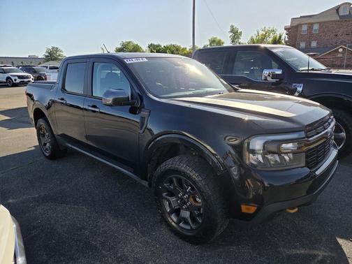 SHADOW BLACK 2023 Ford Maverick Lariat