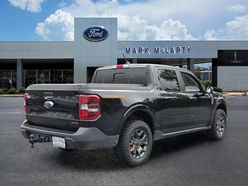 SHADOW BLACK 2023 Ford Maverick Lariat