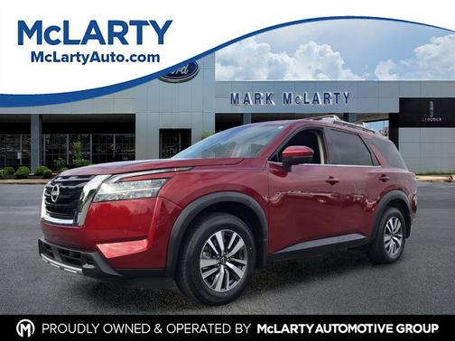 Scarlet Ember 2024 Nissan Pathfinder SL 4WD
