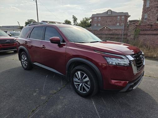 Scarlet Ember 2024 Nissan Pathfinder SL 4WD