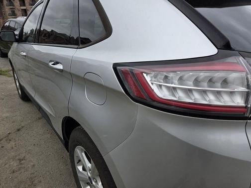 INGOT SILVER METALLIC 2017 Ford Edge SE