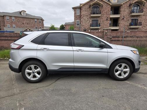 INGOT SILVER METALLIC 2017 Ford Edge SE
