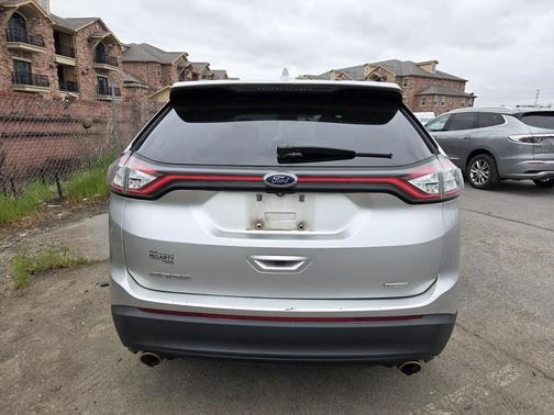 INGOT SILVER METALLIC 2017 Ford Edge SE