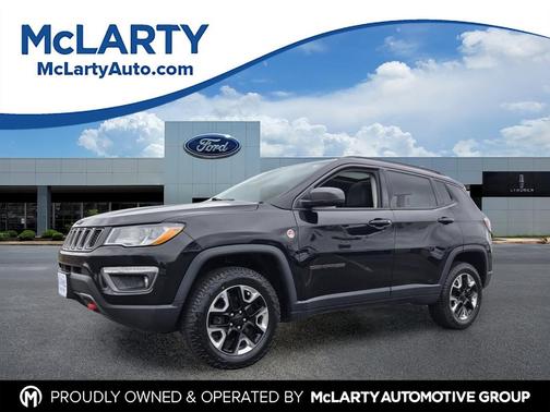 Diamond Black Crystal Pearlcoat 2018 Jeep Compass Trailhawk