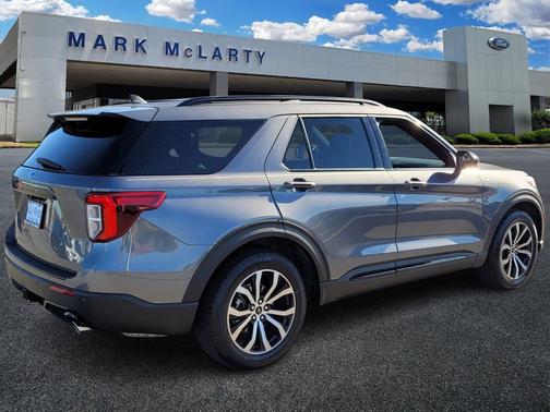 2022 Ford Explorer ST-Line